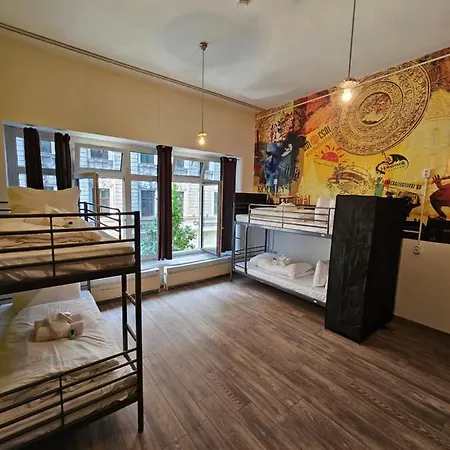 Hostel Beds Budapeşte